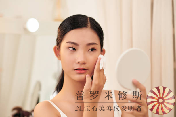 新一代提拉緊致美容儀：科技力量助你重現(xiàn)年輕緊致肌膚