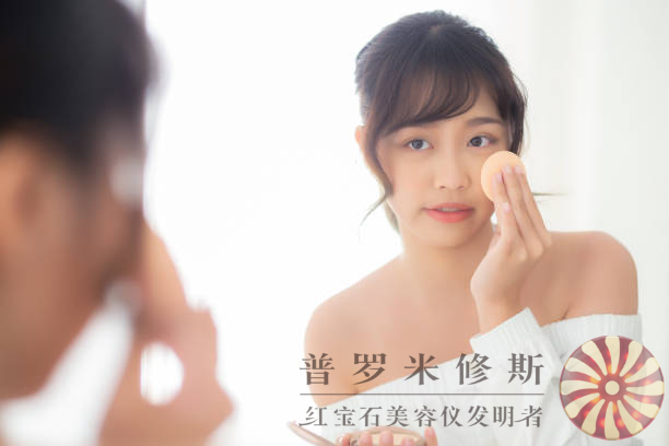 去法令紋美容儀大揭秘！科技助你抗衰老！