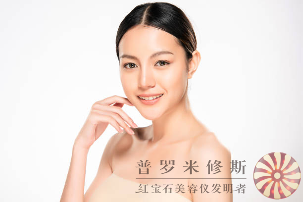 低價(jià)高效，抗老緊致美容儀助你抵御衰老跡象！