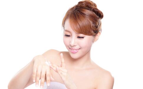 使用<a href=http://m.91ypm.com/e/tags/?tagname=%E6%8A%97%E8%80%81 target=_blank class=infotextkey>抗老</a>產(chǎn)品 使用<a href=http://m.91ypm.com/e/tags/?tagname=%E6%8A%97%E8%80%81 target=_blank class=infotextkey>抗老</a>產(chǎn)品