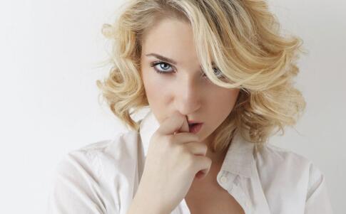 肌膚修復利器：實用方法推薦，有效祛除痘印，恢復肌膚光澤！