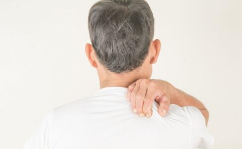 洗臉?biāo)屑邮炒卓煞傈S褐斑