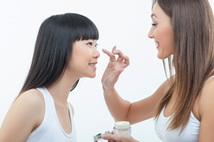 如何去除臉頰兩側(cè)色斑