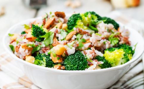 幫你徹底擊退皺紋的五大食物