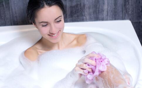 分析眼部長(zhǎng)皺紋的6大原因