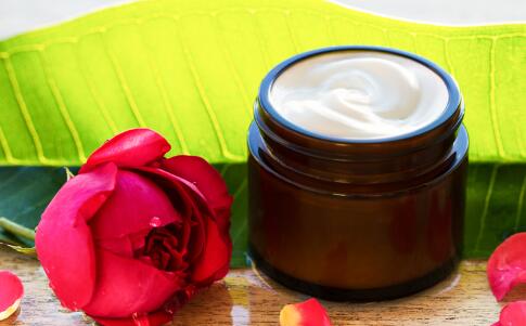 趙雅芝頸窩布滿皺紋 打破不老傳說