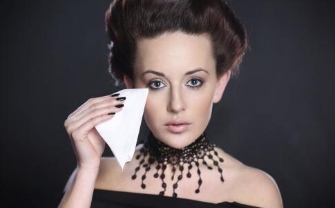 怎么給肌膚保濕預防肌膚老化