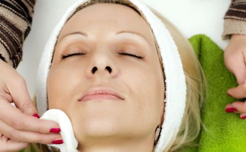 學(xué)會(huì)洗臉 預(yù)防皺紋