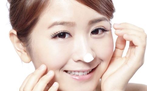 誘發(fā)皺紋的八大生活因素