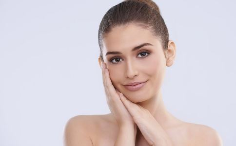 介紹緊膚除皺的手術(shù)方法