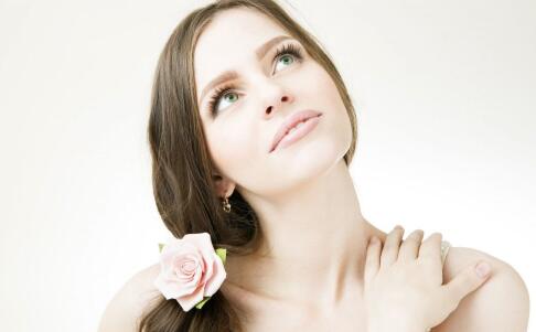 誘發(fā)頸紋的7大原因 對癥下藥甩掉頸紋